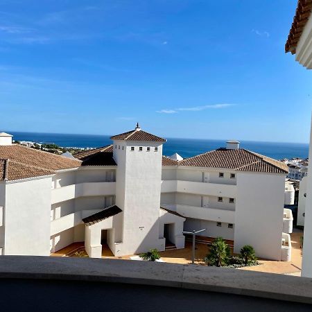 Hill Sea View Apartment Манільва Екстер'єр фото