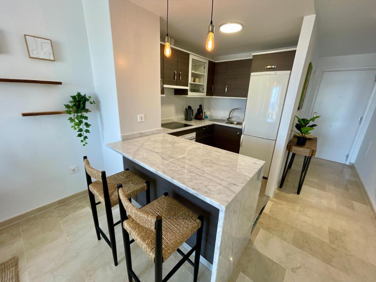 Hill Sea View Apartment Манільва Екстер'єр фото