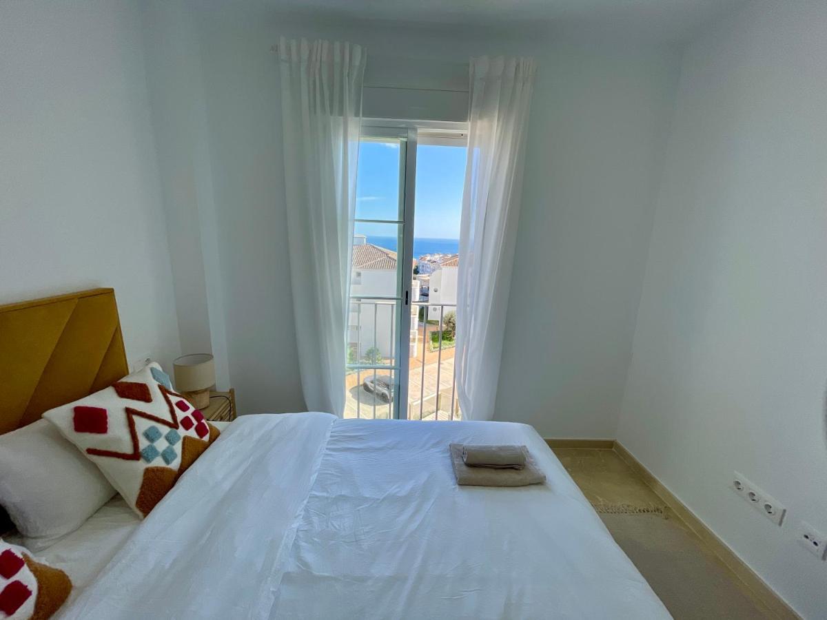 Hill Sea View Apartment Манільва Екстер'єр фото