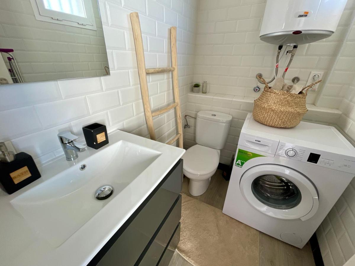 Hill Sea View Apartment Манільва Екстер'єр фото